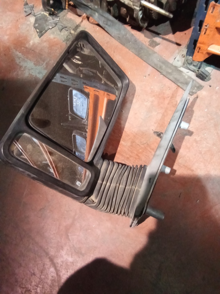 Retrovisor derecho iveco daily '04