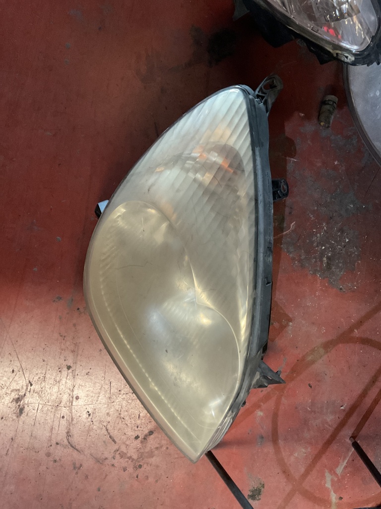 Faro izquierdo citroen c5