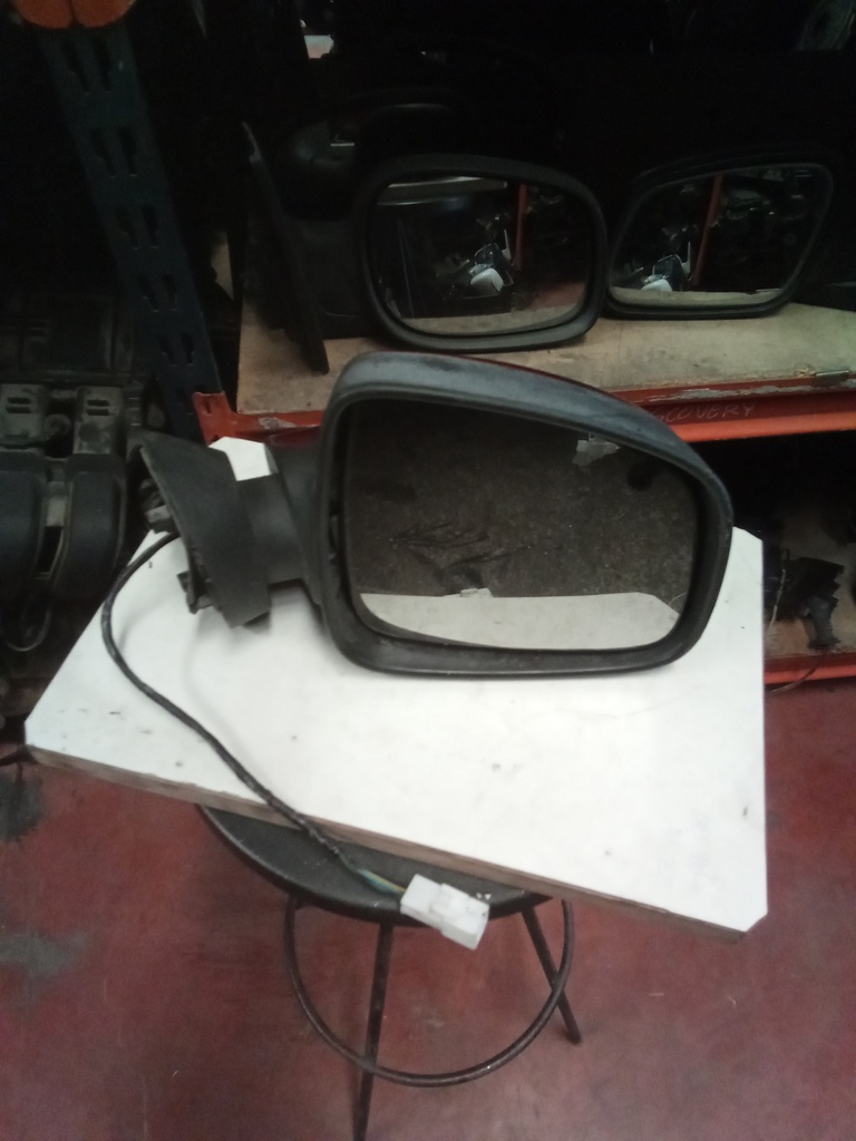 Retrovisor derecho dacia sandero '10