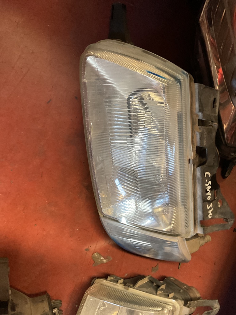 Faro izquierdo citroen saxo