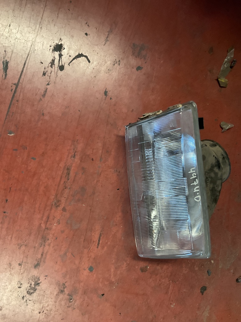 Faro derecho citroen saxo