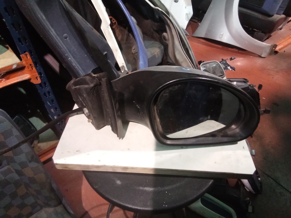 Retrovisor derecho manual seat ibiza '04