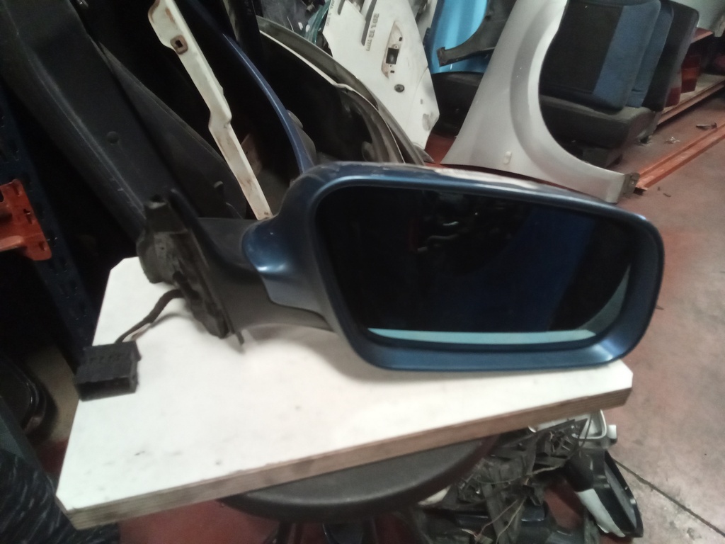 Retrovisor derecho seat toledo '00