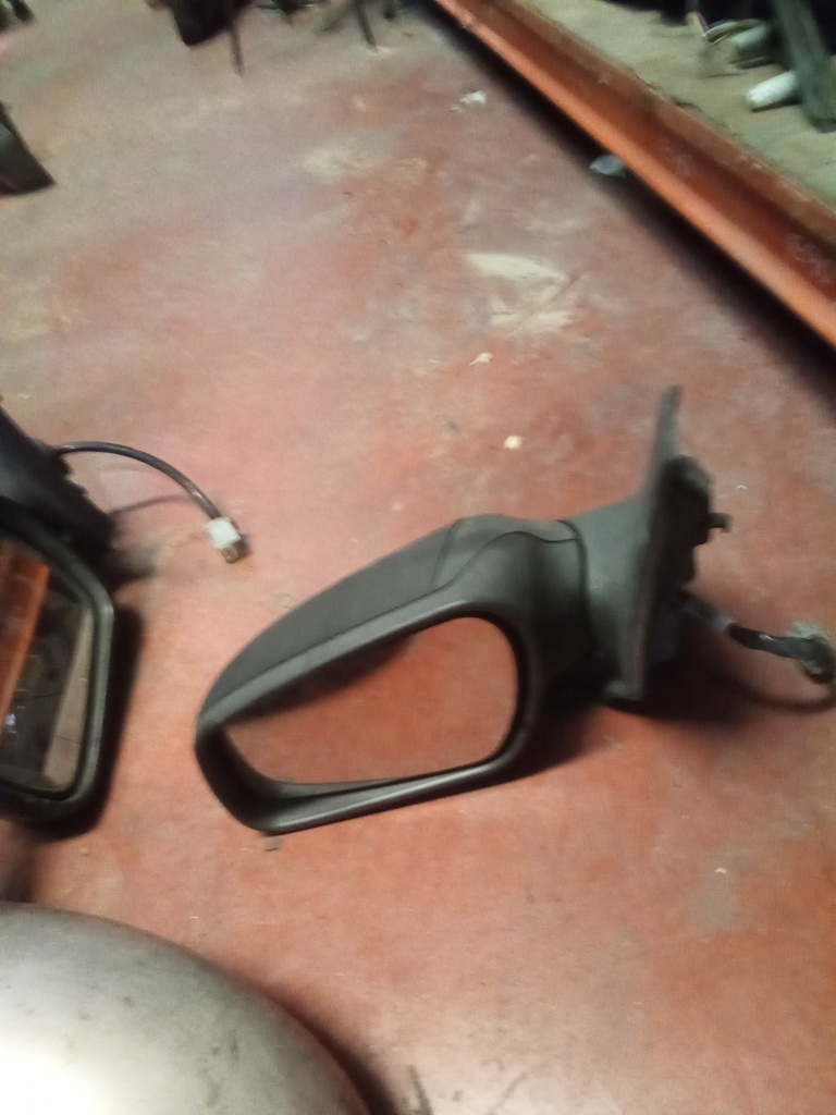 Retrovisor izquierdo ford focus '06