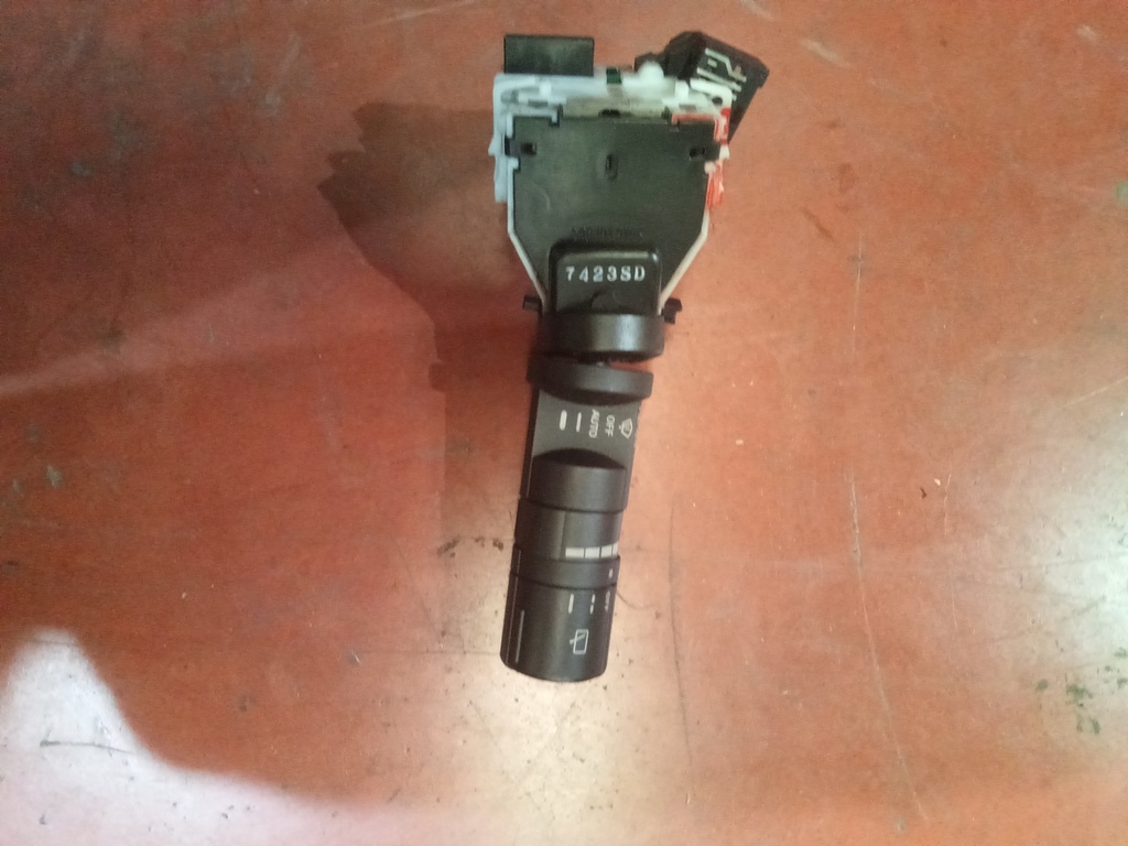 Mando de limpiaparabrisas nissan Qashqai '07