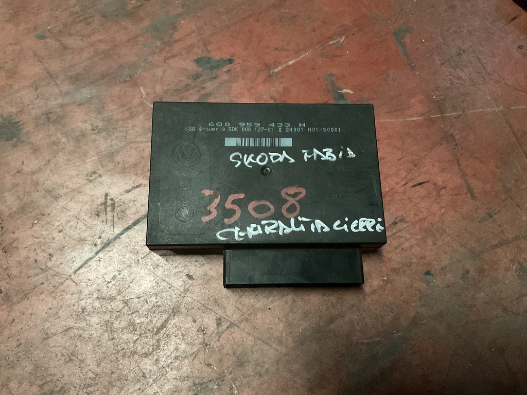 Centralita de cierre skoda fabia ‘00