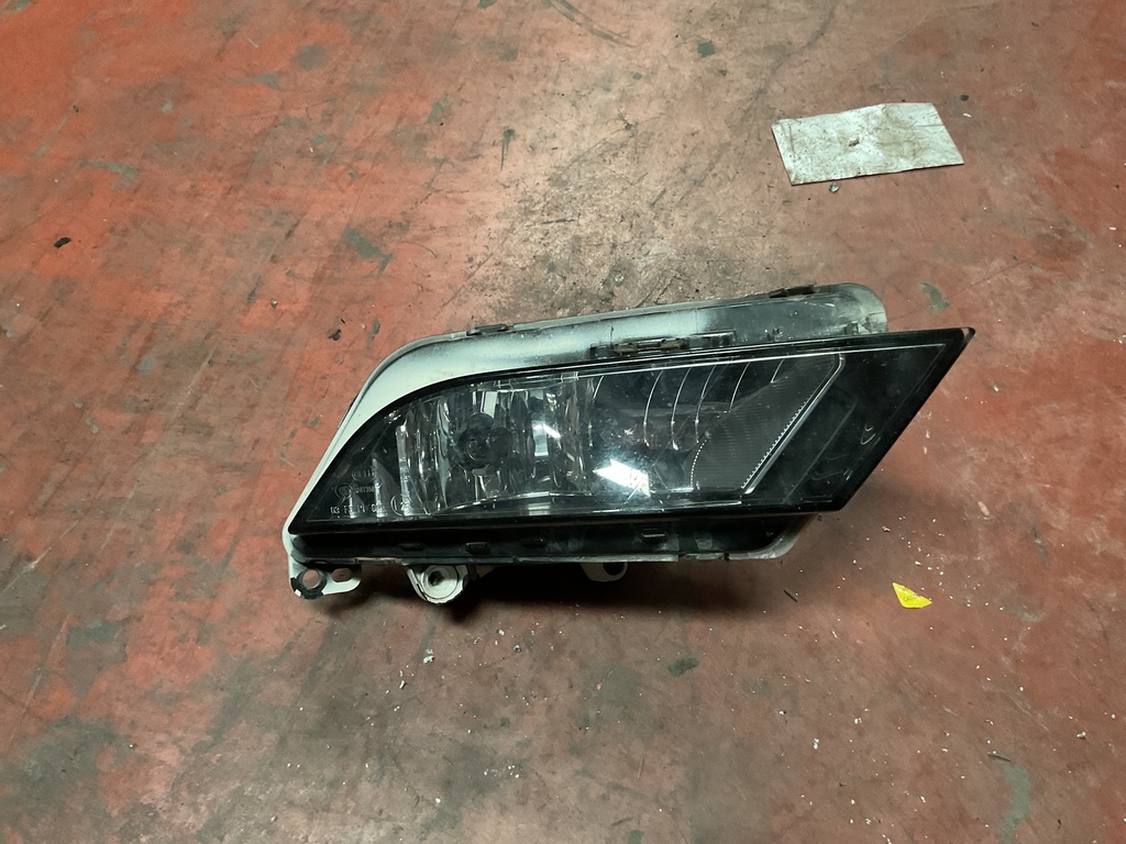 Faro antiniebla derecho seat toledo  ‘13