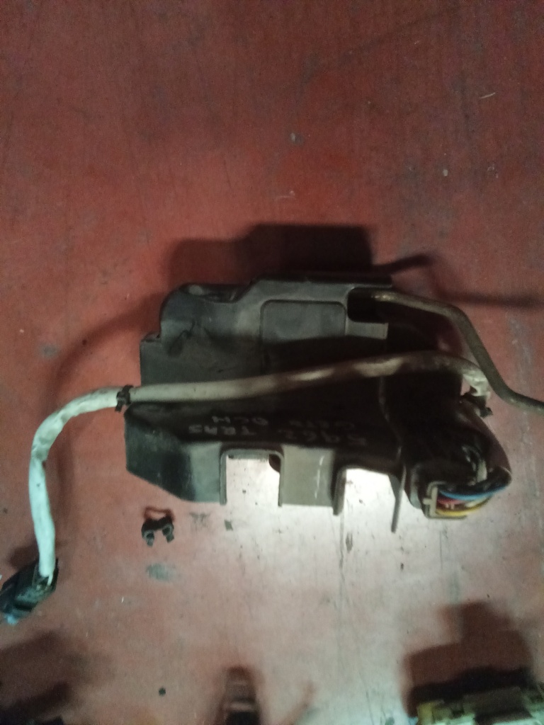 Cerradura trasera derecha Hyundai getz '06
