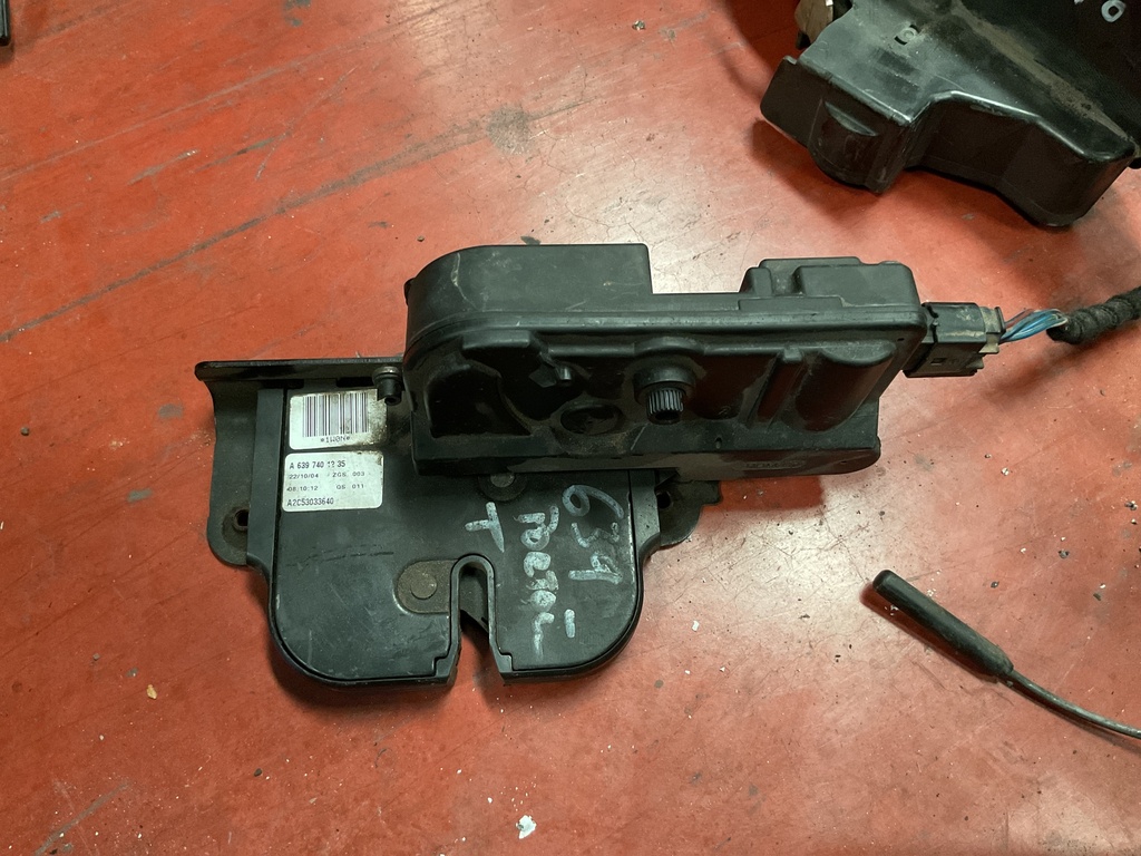 Cerradura maletero mercedes vito ‘06