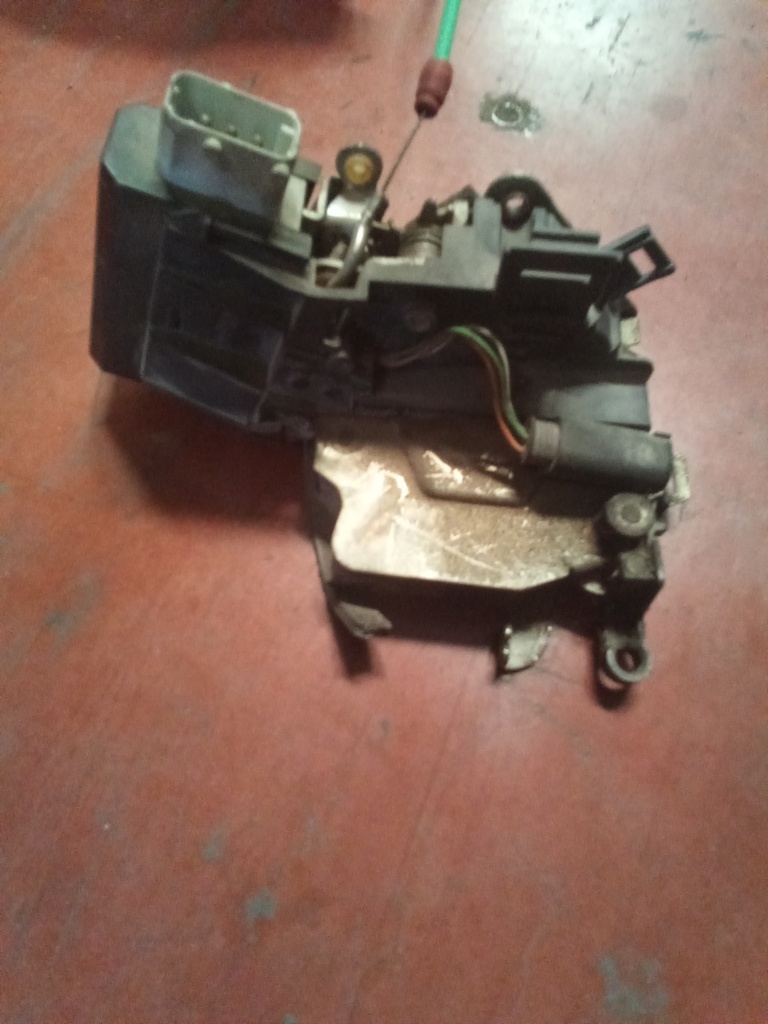 Cerradura delantera derecha BMW serie 5 E39 '00