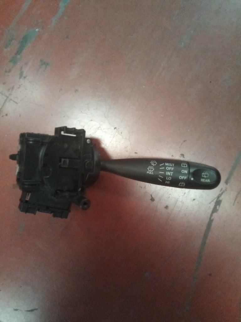 Mando de limpiaparabrisas suzuki alto '10