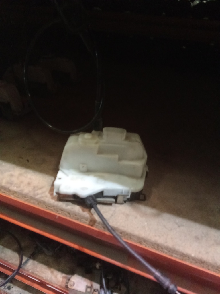 Cerradura trasera izquierda Renault scenic II '07