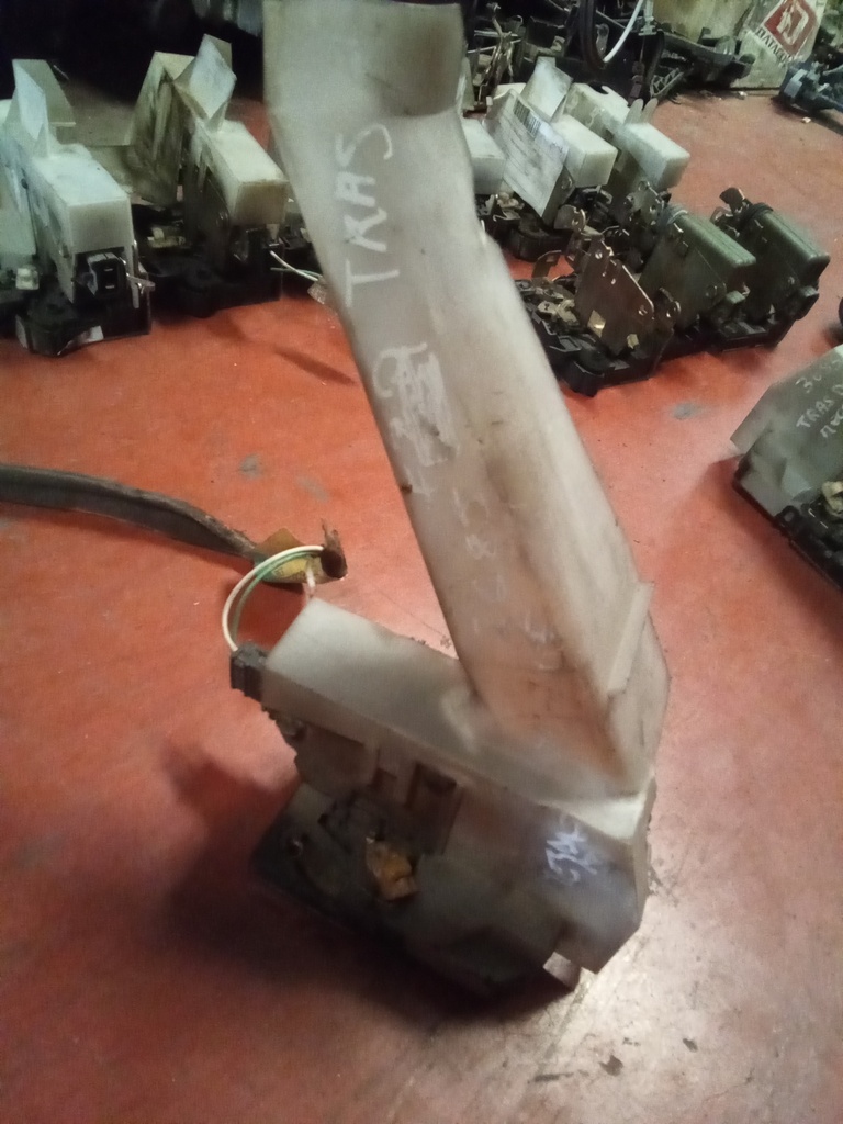 Cerradura trasera izquierda Renault megane '98