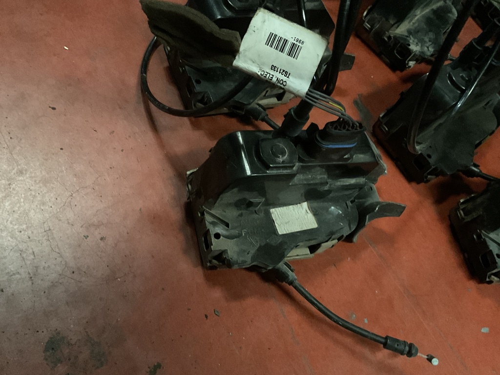 Cerradura delantera izquierda renault megane ‘05