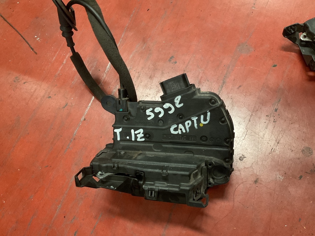Cerradura trasera izquierda renault captur ‘15