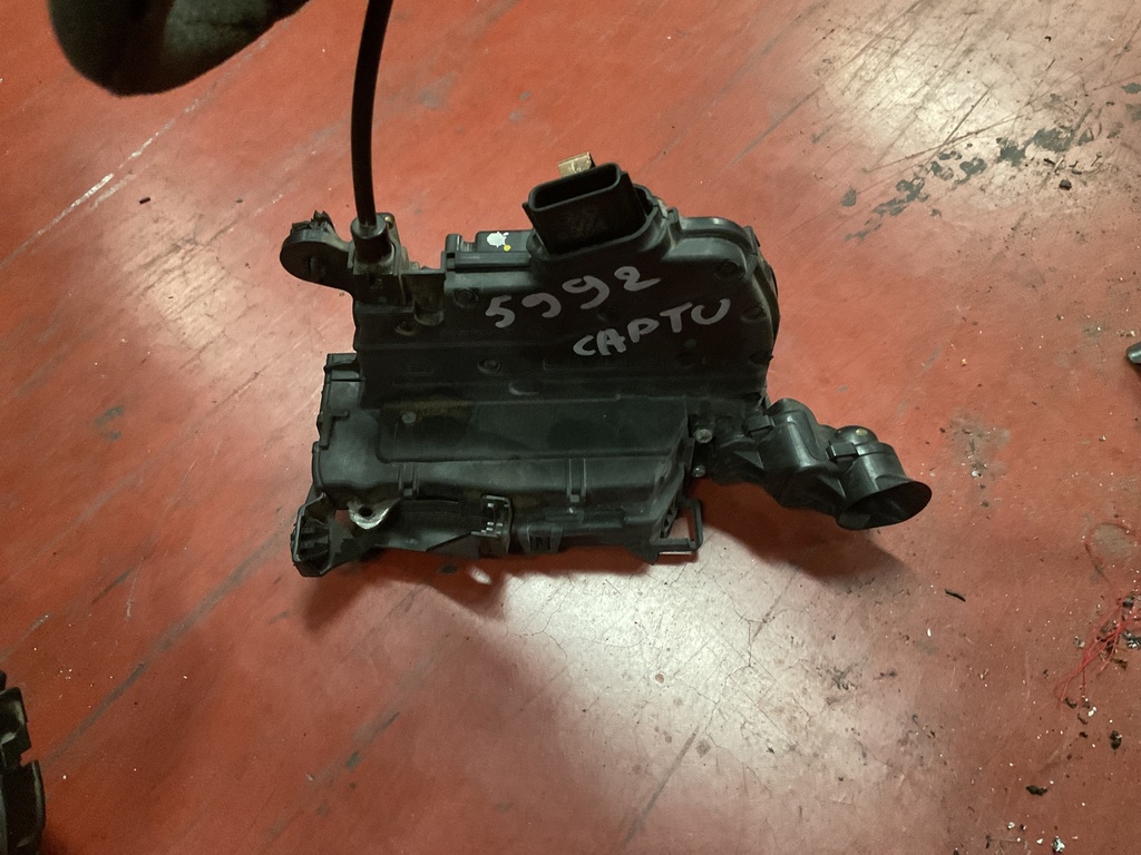 Cerradura delantera derecha renault captur ‘15