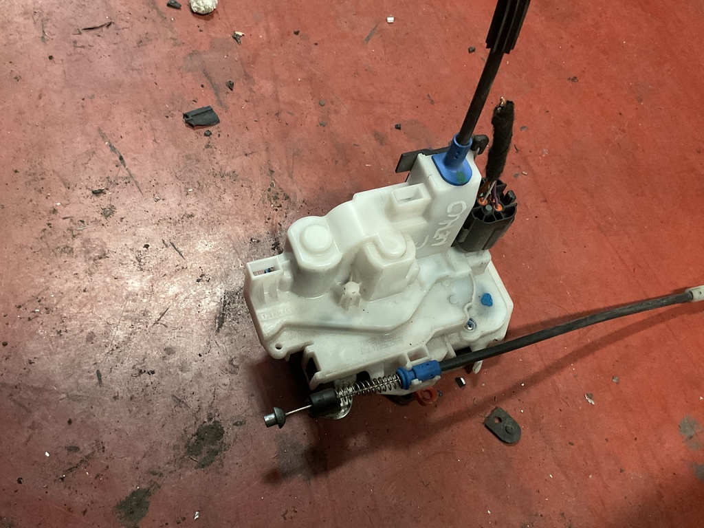 Cerradura delantera izquierda citroen nemo ‘12