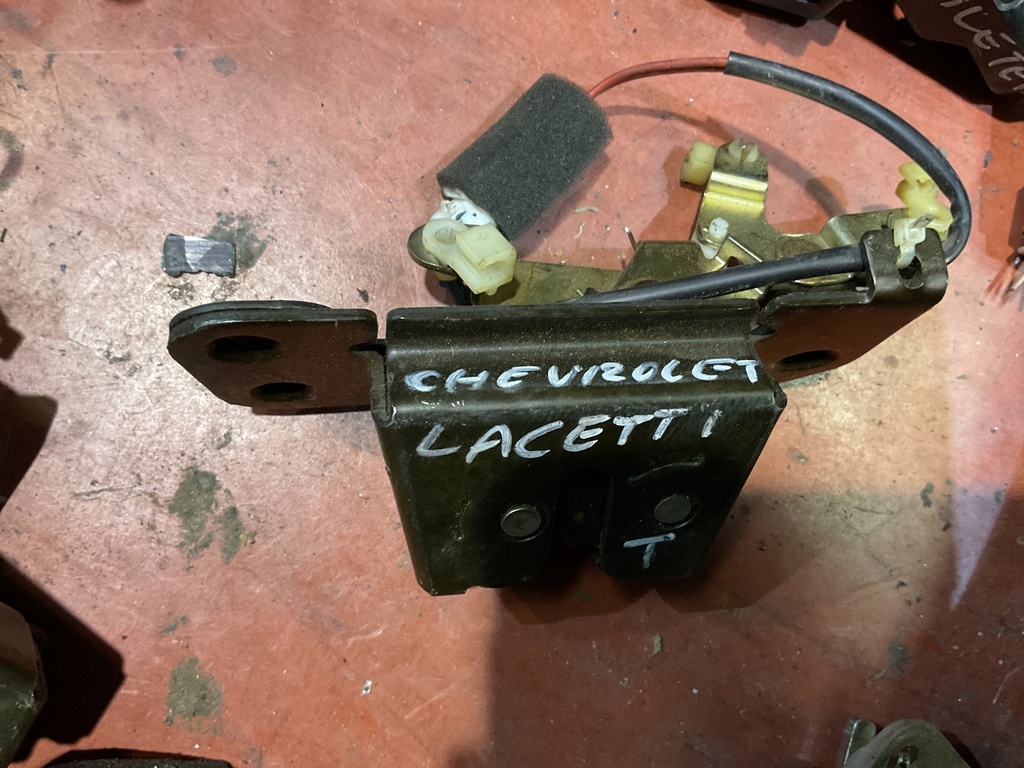 Cerradura maletero chevrolet lacetti ‘07