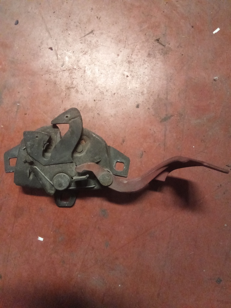 Cerradura capo alfa romeo 147 '02