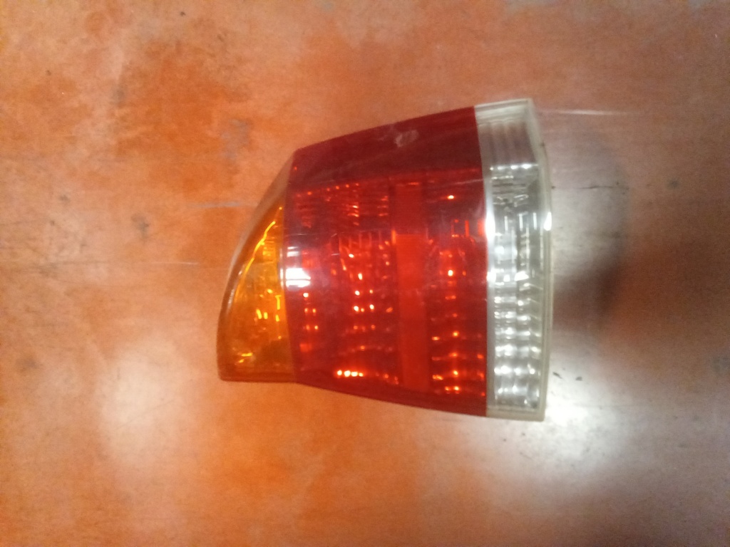 Piloto derecho  Opel vectra '04