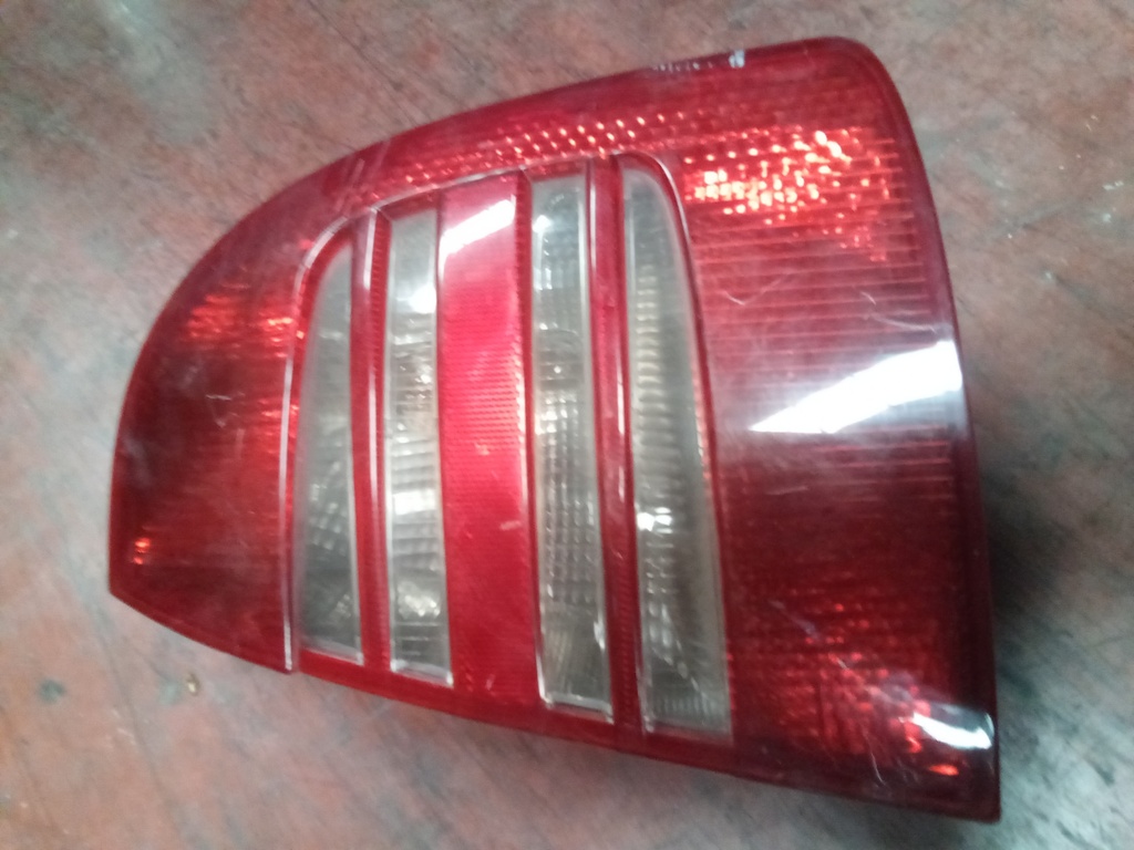 Piloto derecho skoda superb '05