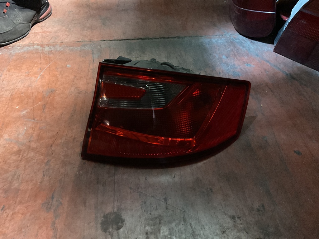 Piloto derecho seat toledo ‘12