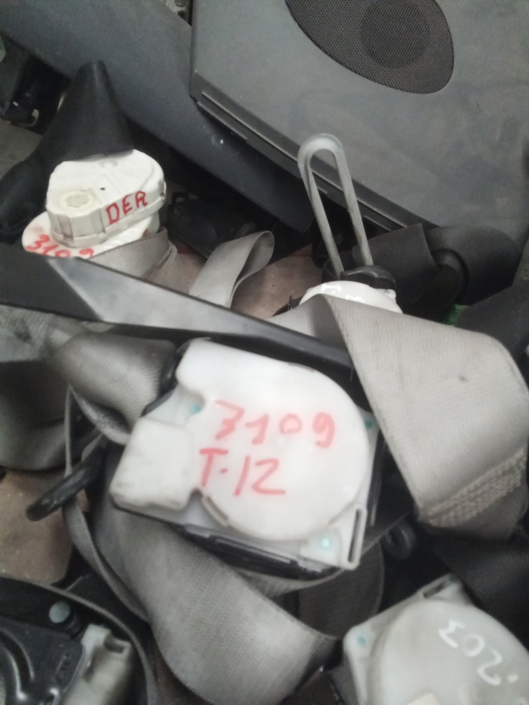 Cinturon seg. tras.izquierdo mercedes clk w209 '04