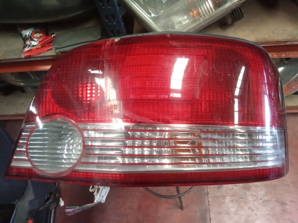 Piloto derecho Mitsubishi galant '03 (defectuoso)