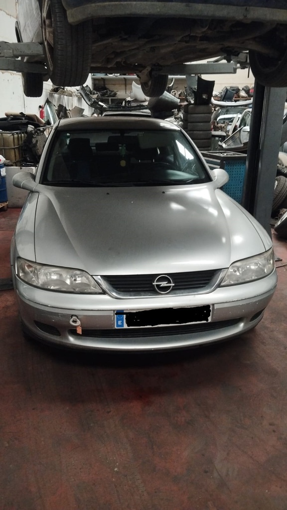 0121 OPEL VECTRA B 1.6 1999 GR6201AV