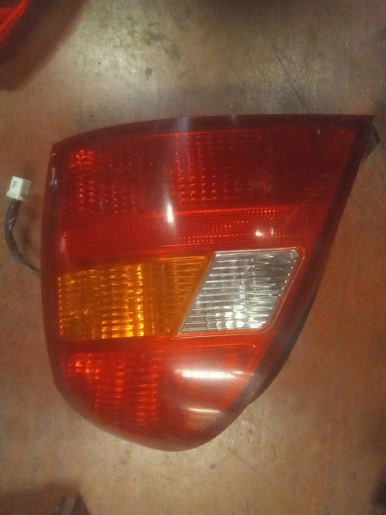 Piloto derecho Hyundai elantra '02