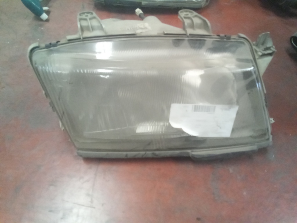 Faro derecho saab 9-3 '98