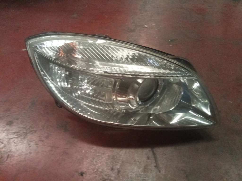 Faro derecho skoda Fabia '08