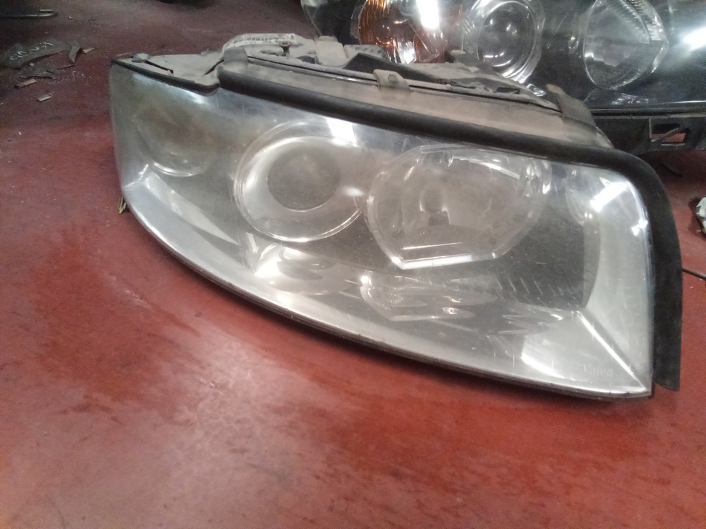 Faro derecho xenon Audi A4 '04