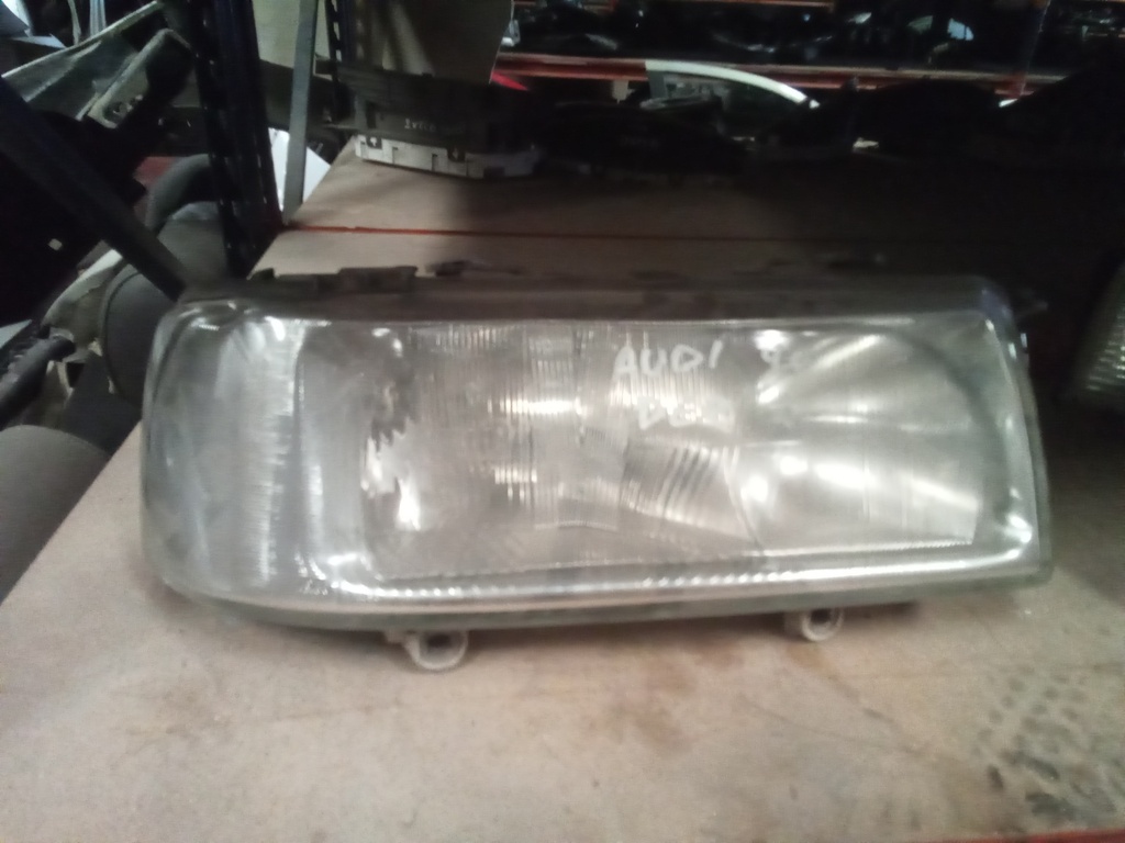 Faro derecho Audi 90 '86