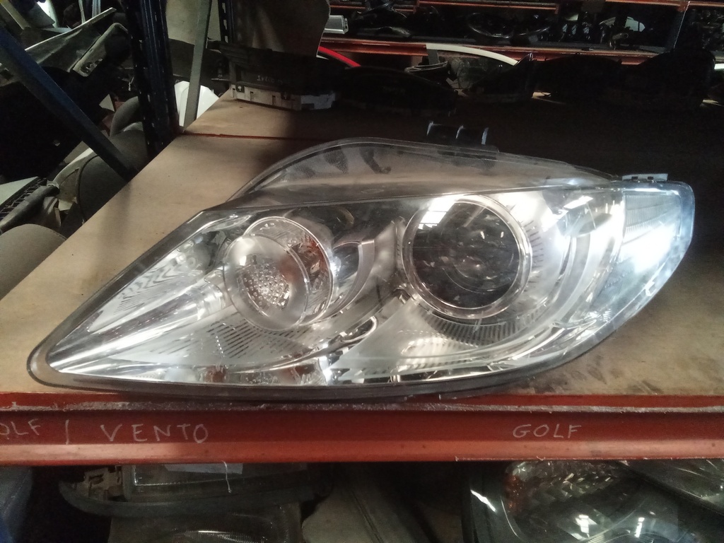 Faro izquierdo xenon seat Ibiza '10 (defectuoso)