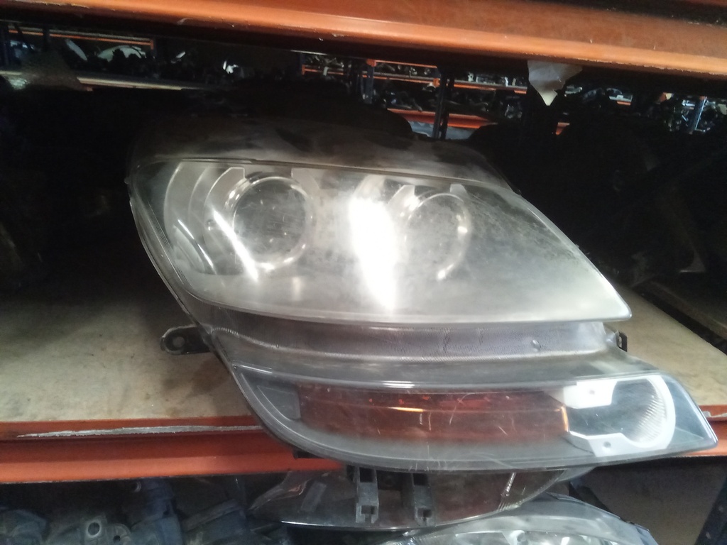 Faro derecho xenon Fiat ulysee '04