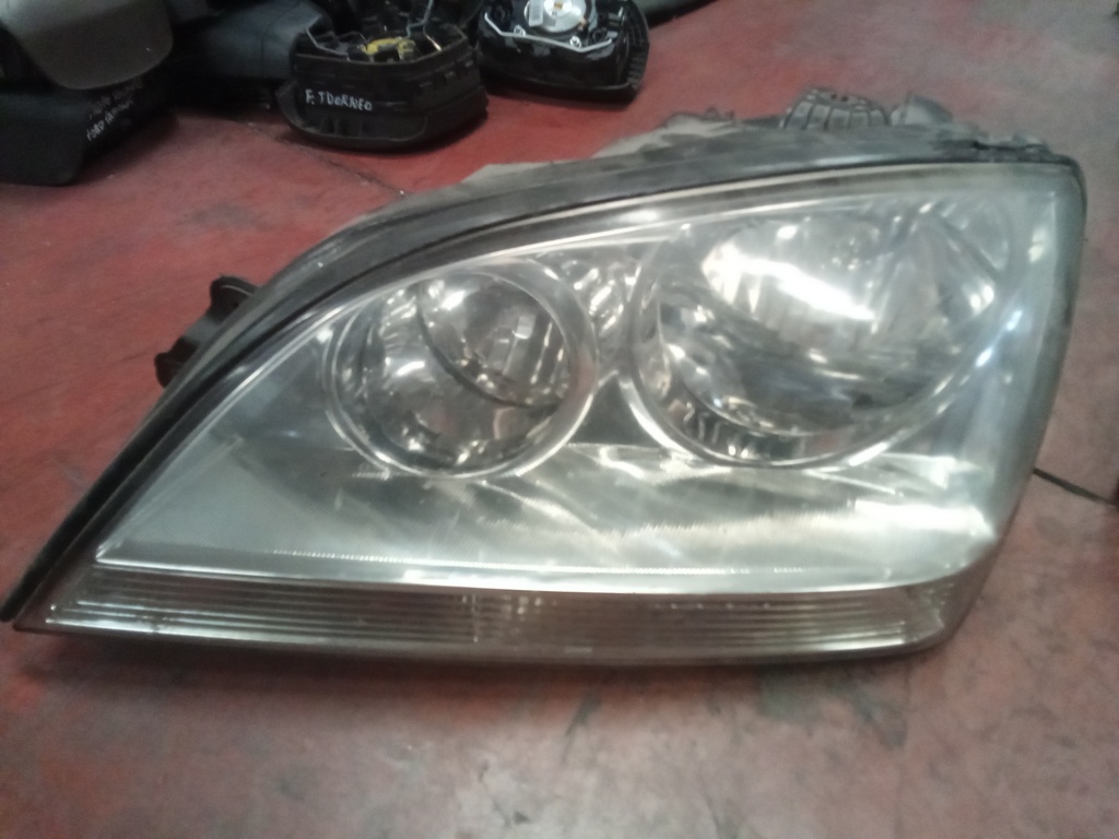 Faro izquierdo Kia sorento '02