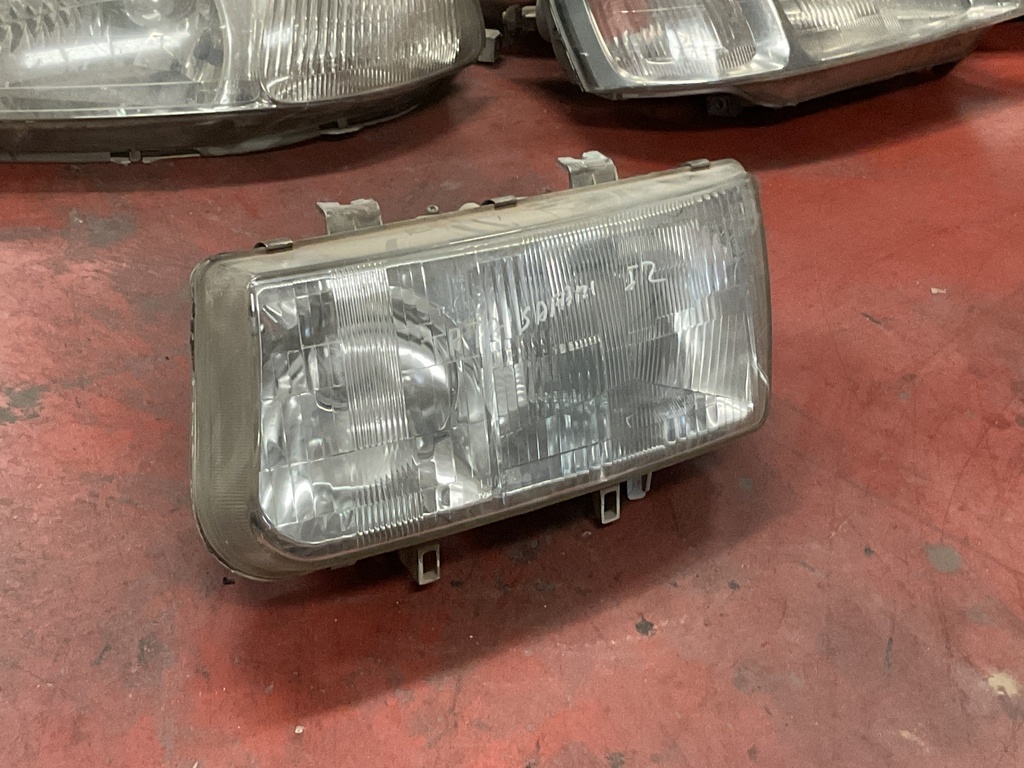 Faro izquierdo tata safari ‘96