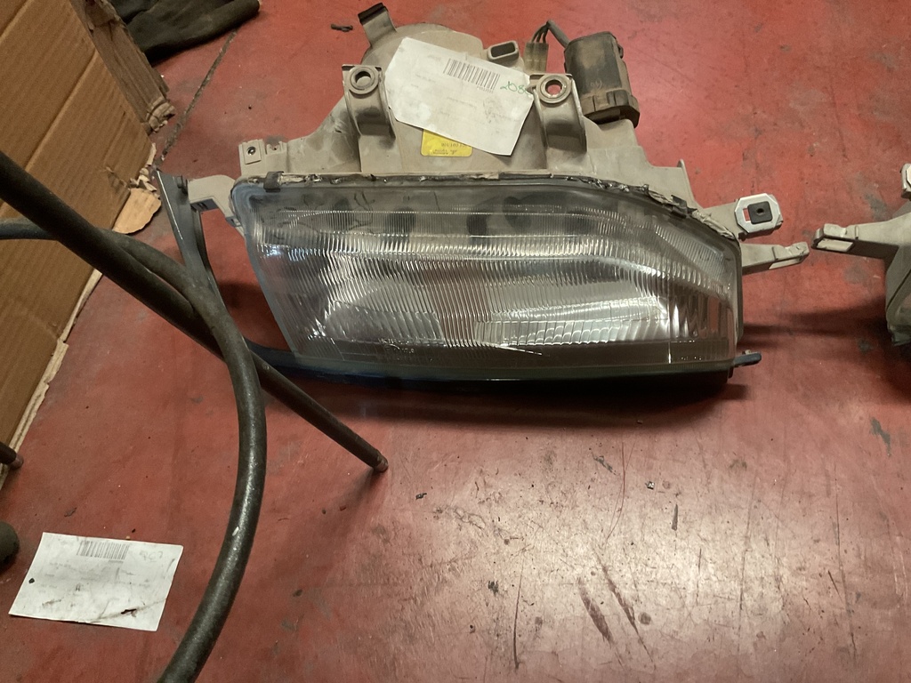 Faro derecho honda concerto ‘93