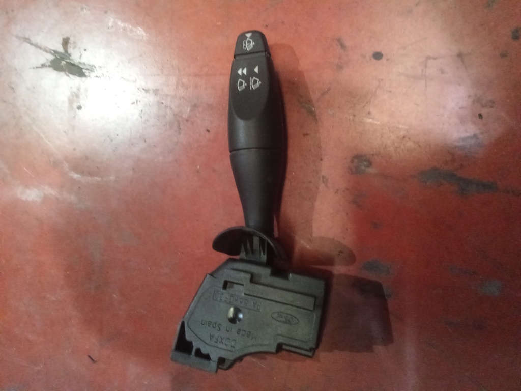 Mando de limpiaparabrisas ford fiesta '03