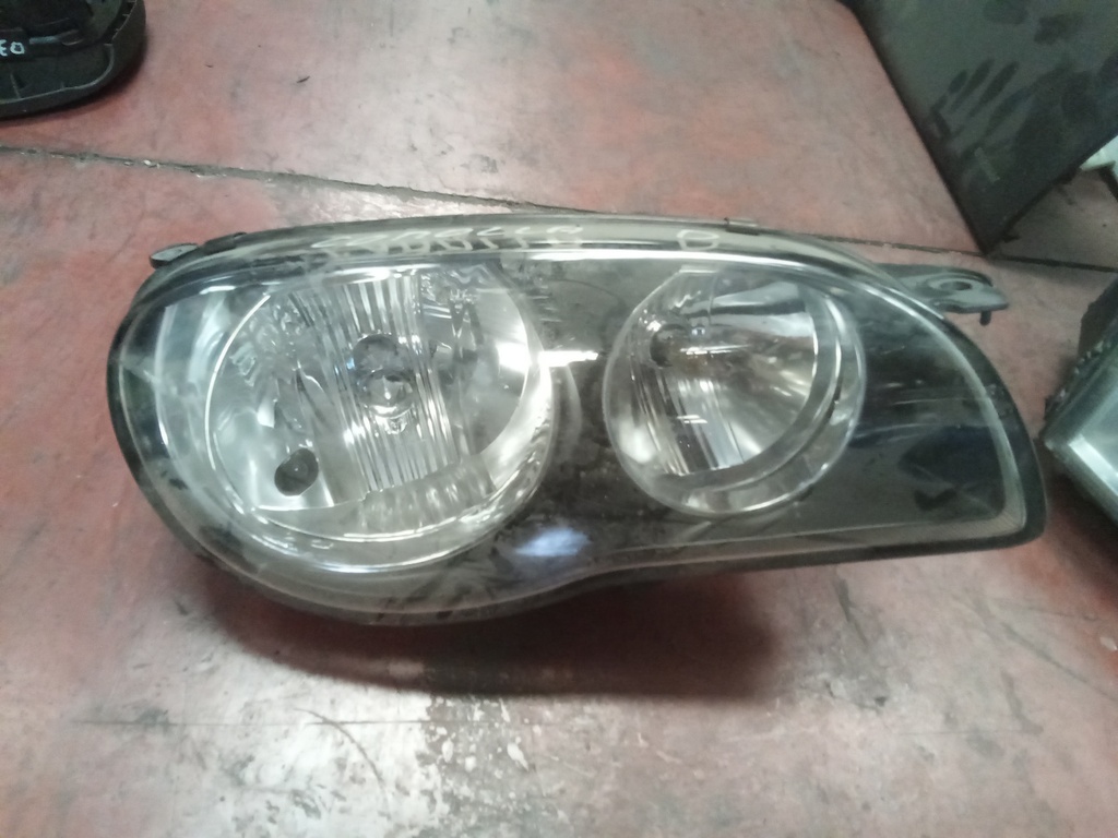 Faro derecho Toyota Corolla '01