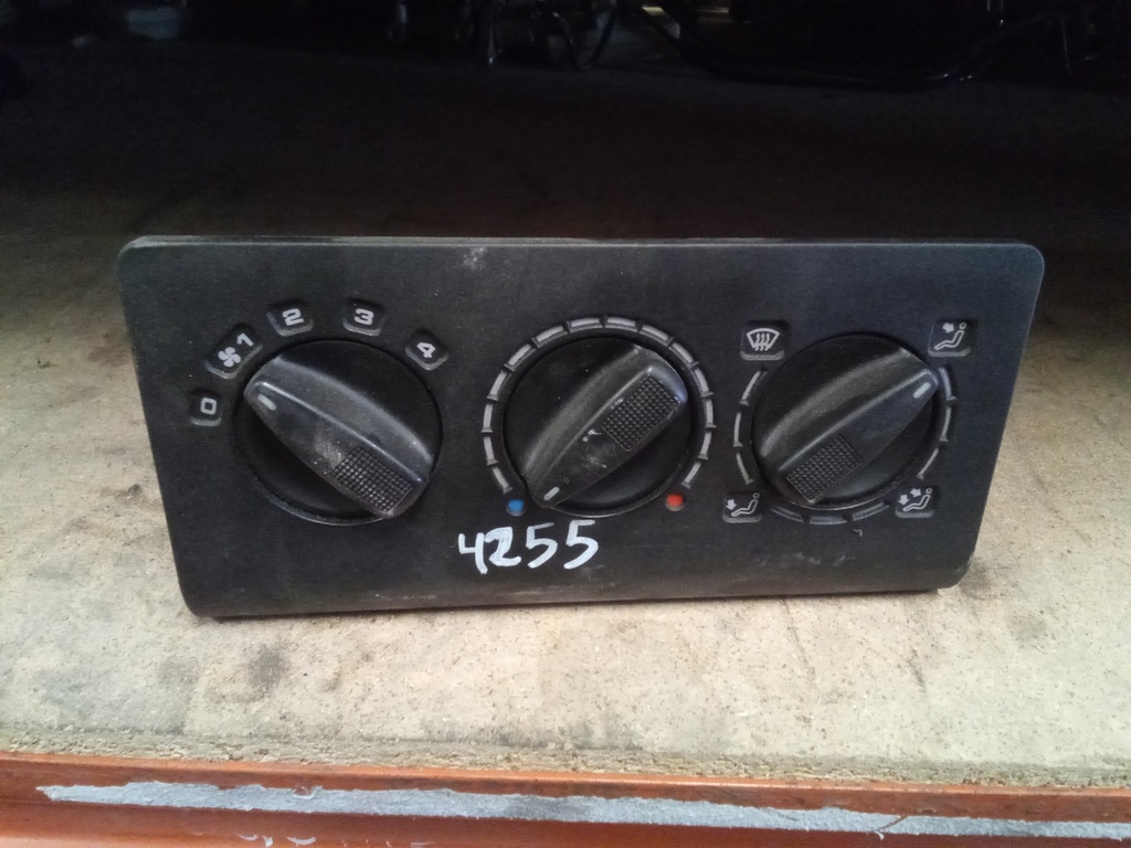 Mando aire acondicionado seat Ibiza '97