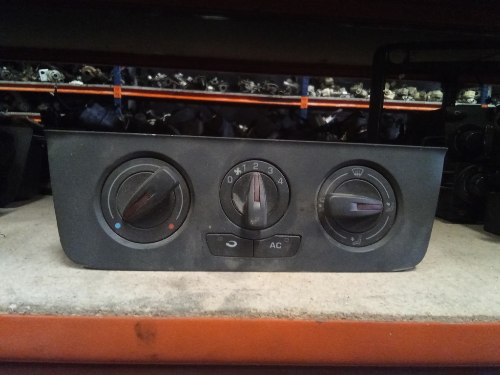 Mando aire acondicionado seat Ibiza '04
