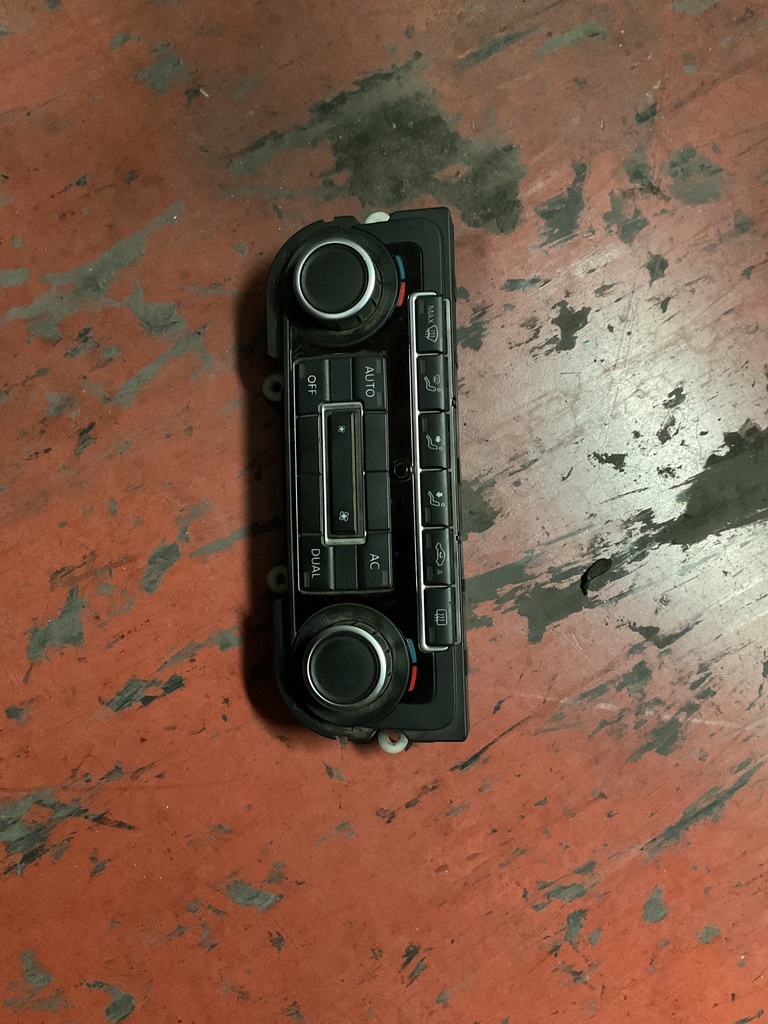 Mando aire acondicionado volkswagen golf VI ‘09