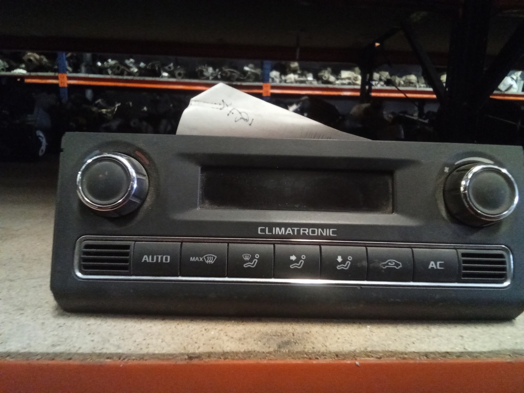 Mando climatizador skoda Fabia '11