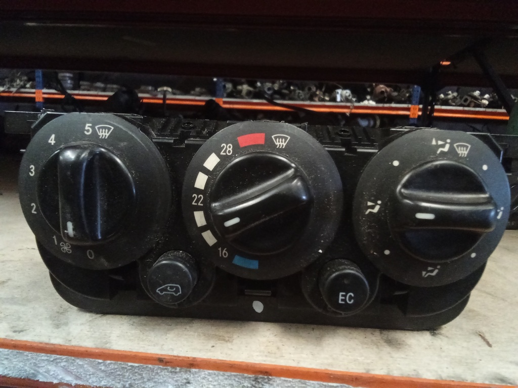 Mando aire acondicionado Mercedes clase a w168 '02