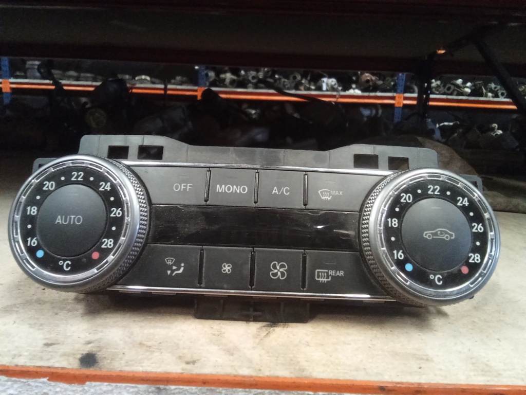 Mando climatizador Mercedes clase c w204 '07