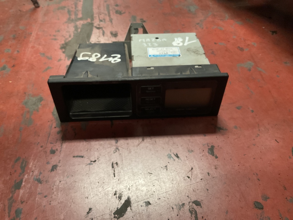 Pantalla multifuncion mazda 323 S ‘99