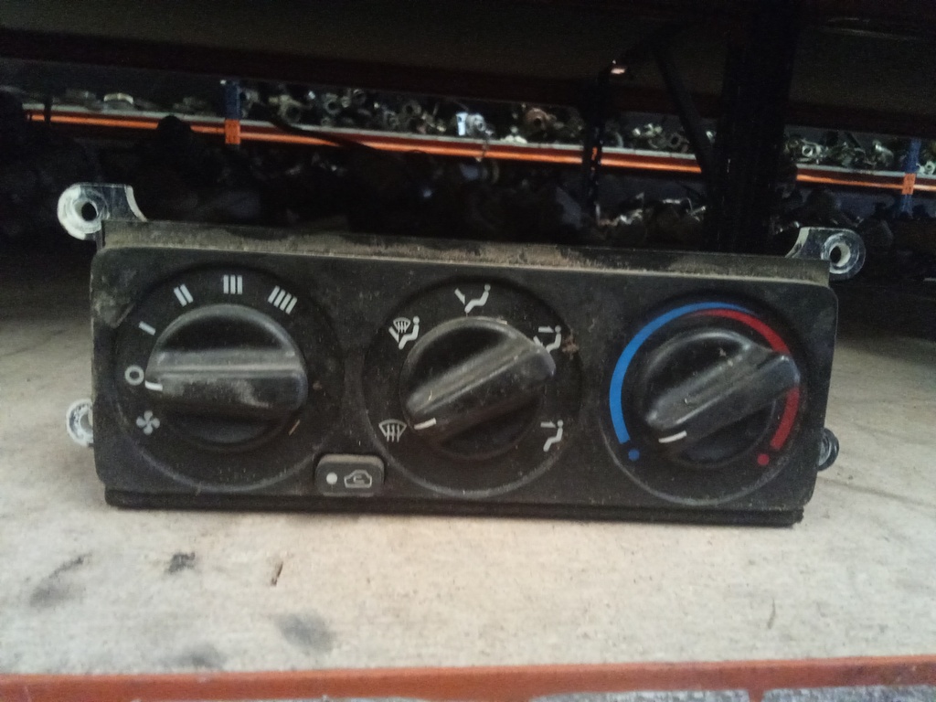 Mando aire acondicionado Hyundai coupe '94