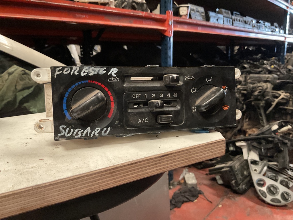 Mando climatizador Subaru forester ‘97